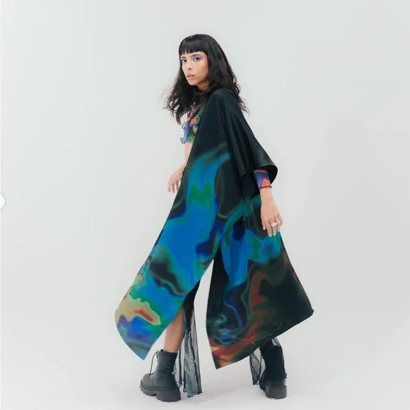 Pink Liquid Swirl Kimono - Picture 2 of 9